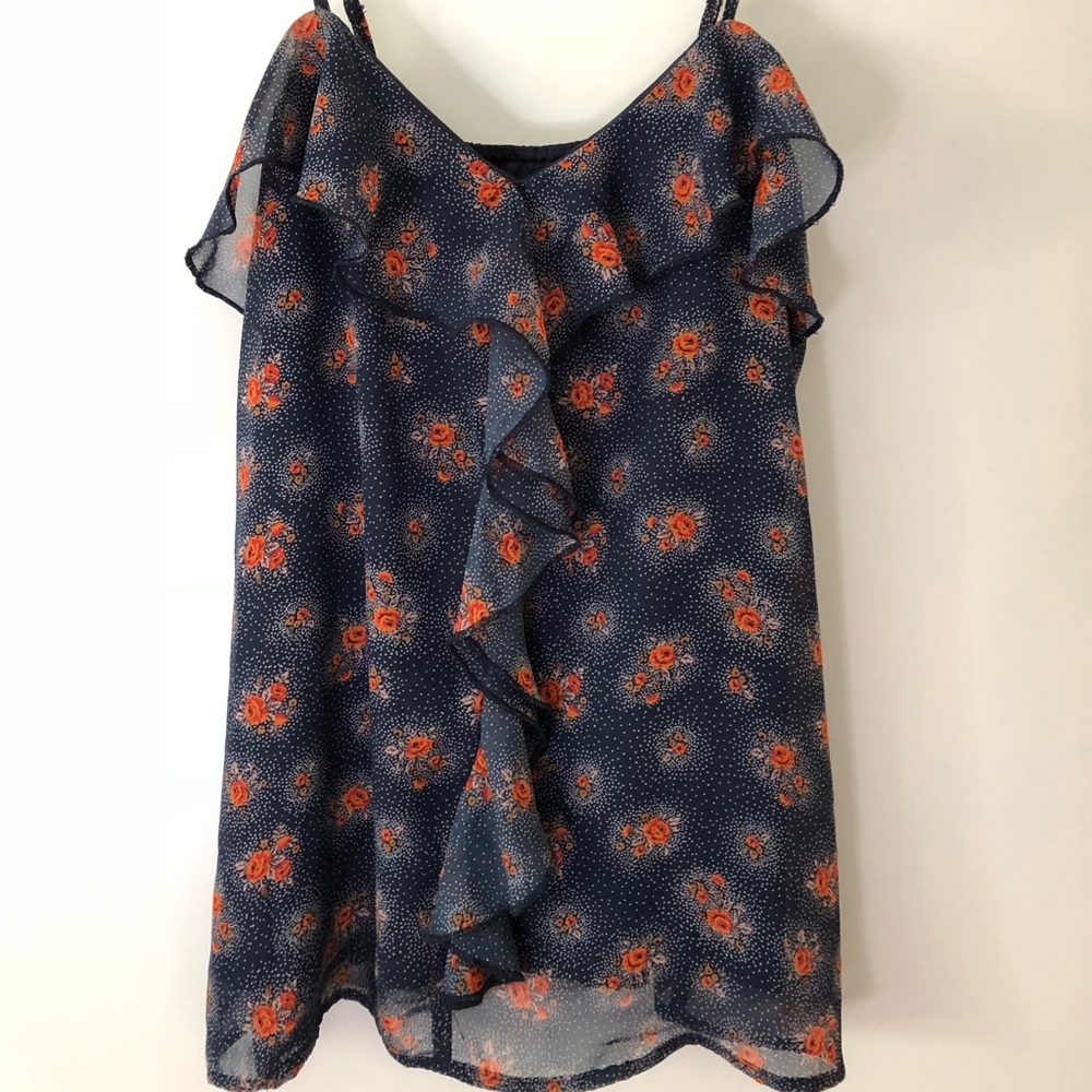 Adjustable trap floral top with ruffle accent sz S